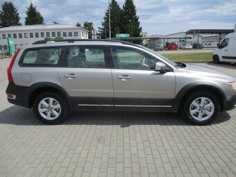 VOLVO XC70 D5 151kw AWD Momentum Kinetic 07/2010 - 2
