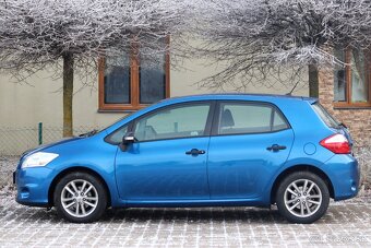 Toyota Auris 1,3i benzín - 2