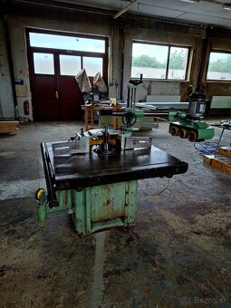 Fréza s podávačom - 2