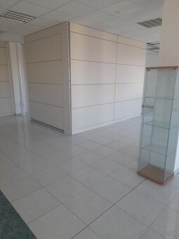 Obchodné a kancelárske priestory Šamorín - 2