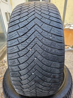 Ponúkam 2 Celoročné pneumatiky Double Dasp 245/45 R18 - 2