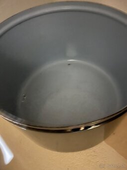 Smaltovany velky hrniec - 2