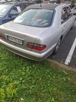 Mercedes Benz E 220 - 2
