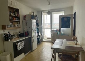 Na predaj 3-izbový byt pražského typu v širšom centre Košíc - 2