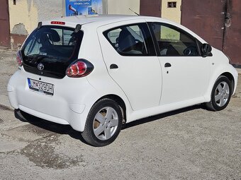 Toyota Aygo 1.0 benzín 95000km - 2
