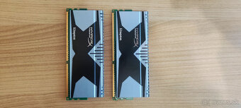 Kingston HyperX Predator 8 GB (2x 4 GB) 2400 MHz DDR3 - - 2