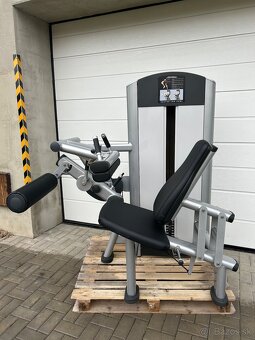 Zakopávanie v sede - Life Fitness Signature Seated Leg Curl - 2