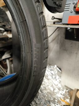 Predám letnú pneumatiku Pirelli 255/35 R20 - 2