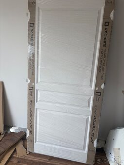 Biele dvere 90tky - 2