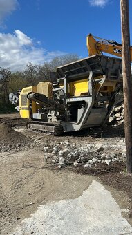 Predám mobilnú drvičku , drtička betónu. - 2