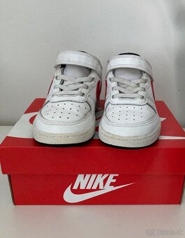Tenisky Nike, veľkosť 26 - 2