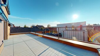 Moderný dvojpodlažný holodom 5i rodinného domu v Jarovciach - 2