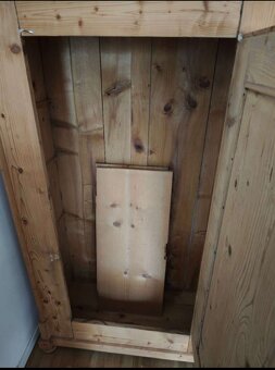 Starožitná skriňa - 2