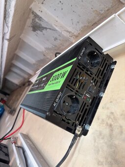 Menič napätia 24V 230V 3000W Čistý sinus GreenCell - 2