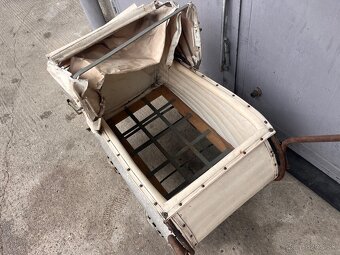 Starý det.kočík - 2