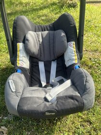 Vajicko Römer 0-13 kg + zakladňa Isofix - 2
