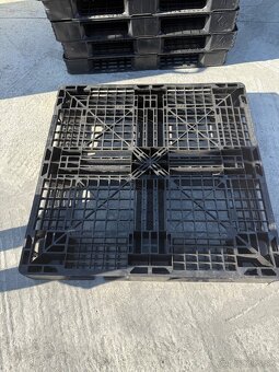 Plastové palety 110x120x12 - 2