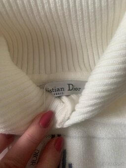 Dámsky  pulover biely  38/40 - 2