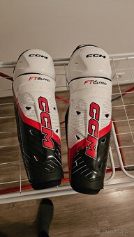 Hokejová výstroj senior CCM - 2