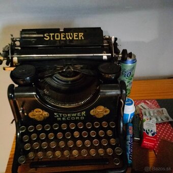 Starí písací stroj - 2