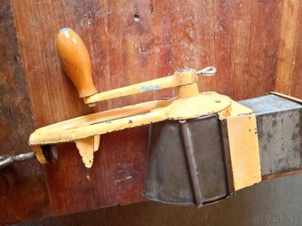 Mlynček na orechy - 2