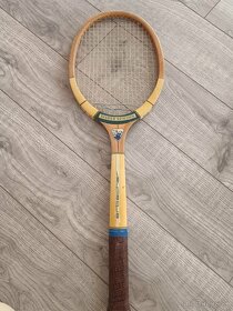 Staršie badmintonové a tenisové rakety - 2