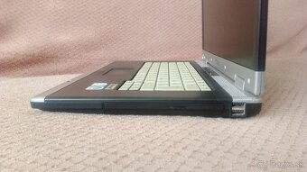 Amilo pro v3505 na nahradne diely - 2