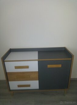 Komoda - 2