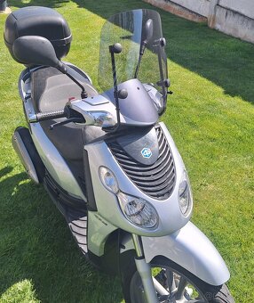 Predam maxiskuter Piaggio Carnaby 125 11kw rok 2011. Maximal - 2