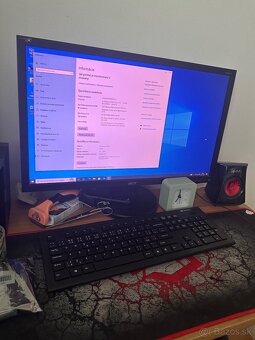 Pc s monitorom a prislusenstvom - 2