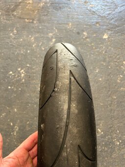 Okruhovka Dunlop D213 GP 120/70 zr17 - 2