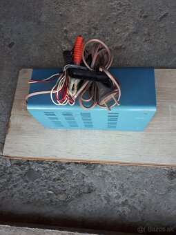 Nabijačka  12 V a 6 V - 2