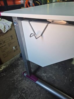 Detsky vyskovo nastavitelny pisaci stol / Novy - 2