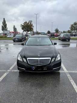 Mercedes Benz E200 - 2
