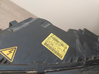 Predám ľavý xenón Skoda Octavia 3 RS - 2