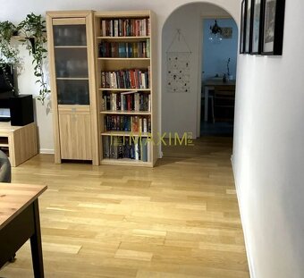 Ponúkame na predaj 3-izbový byt s loggiou a pivnicou – 92 m² - 2