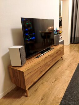 Nová TV skrinka 160cm x 30 cm dub - 2
