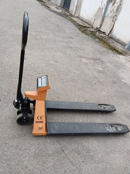 Vysokozdvižný vozík VZV - 2