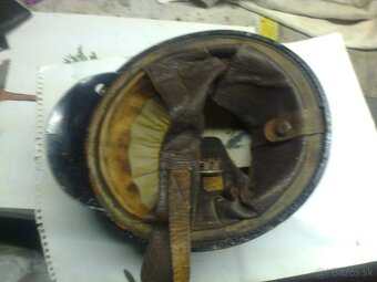 Predam staru veteransku helmu - 2