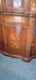 Talianska štýlova vitrina - 2