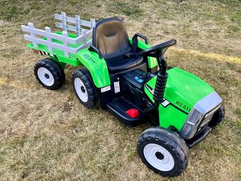 Elektrický traktor s diaľkovým plus traktor na pedále - 2