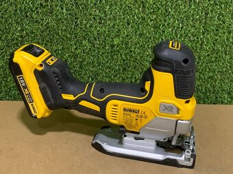 DeWALT DCS335N Aku priamočiara píla (18V) - 2