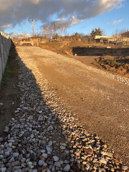 Stavebný pozemok 1000 m2 Vinohrady nad Váhom - 2