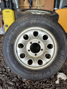 Predám letné pneumatiky na Suzuki samurai 205/70 R15 - 2