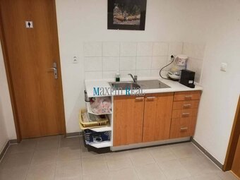 Kancelária s parkovaním v Nitre - 2