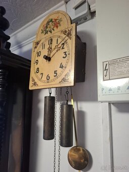 Predám funkčné polbicie starožitné hodiny druhá polovica 19 - 2