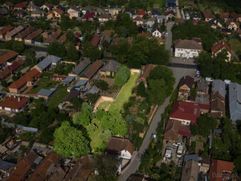 Rovinatý stavebný pozemok v centre | Moldava nad Bodvou - 2