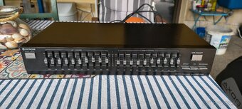 Equalizer Hitachi 10 pásmový - 2