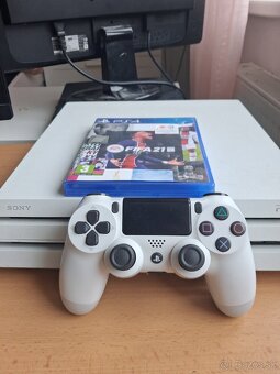 Predam ps4 pro 1t - 2