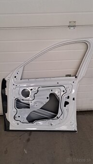 BMW X1 r.v. 2020, PRAVÉ PREDNÉ DVERE. - 2